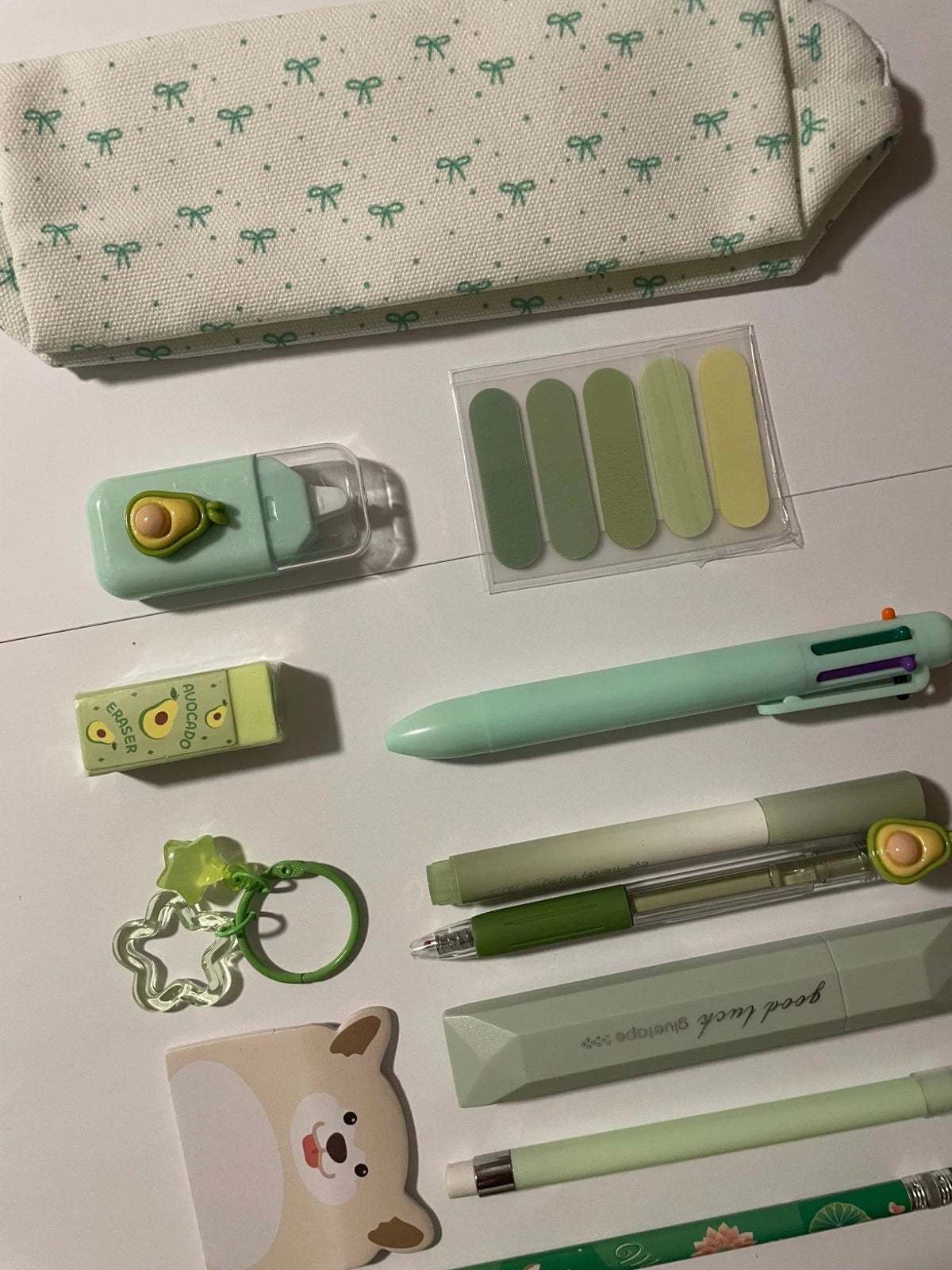 coffret rentrée scolaire vert avec noeud