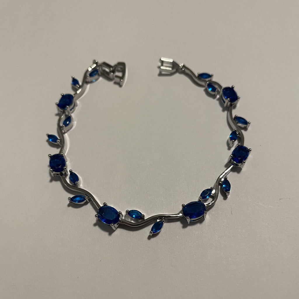 Bracelet liane bleu intense avec détails argentés