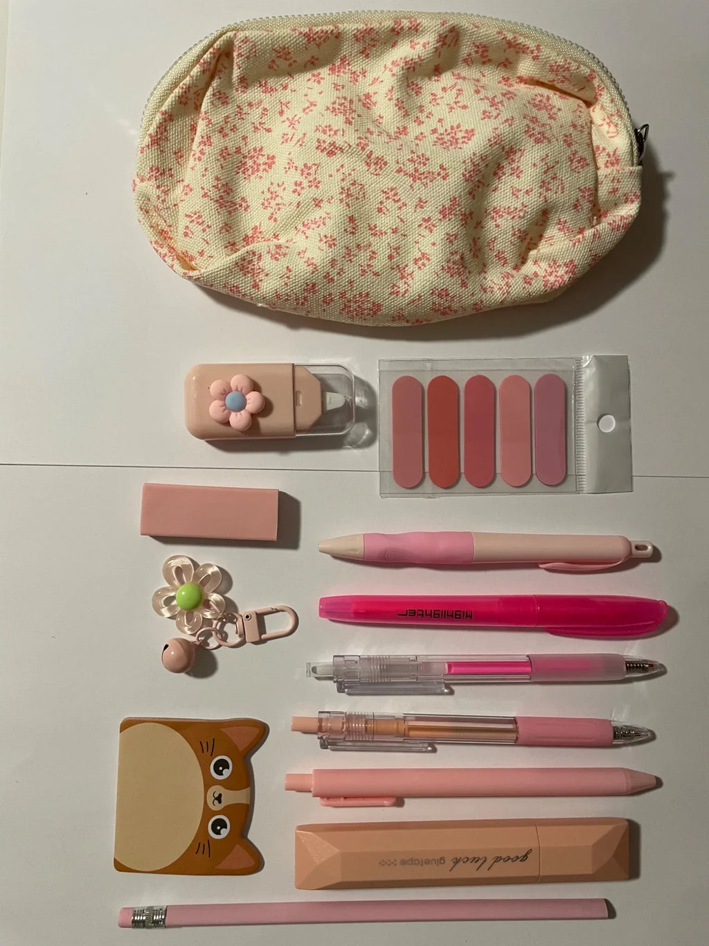 coffret cadeau rentrée scolaire rose trousse à fleur