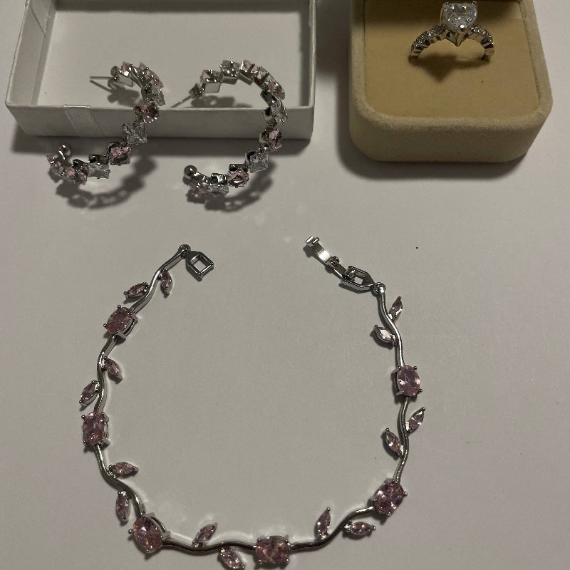 Parure bijoux rose 3 pièces avec bracelet, boucles et bague